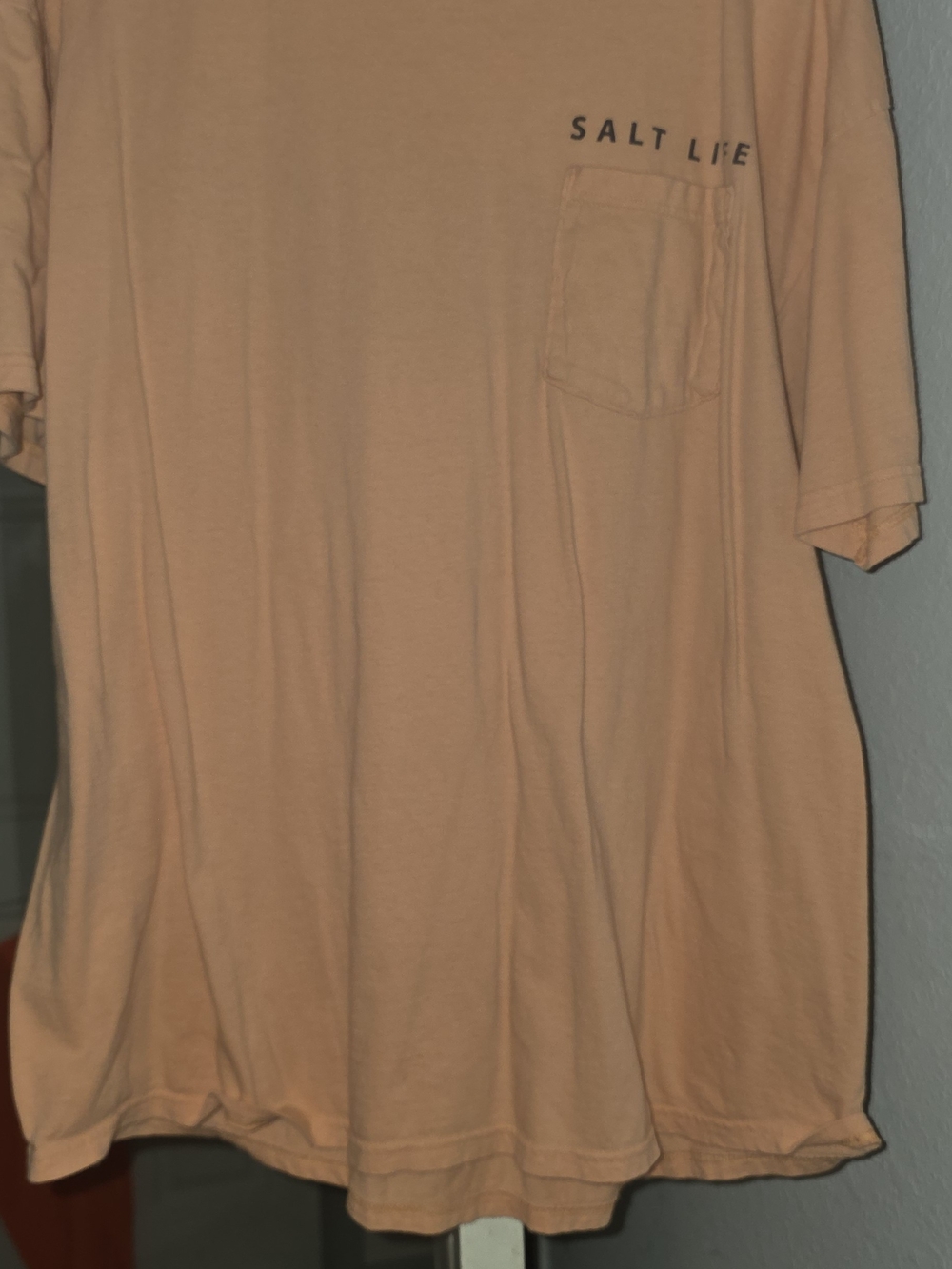 Salt Life Men’s Short Sleeve Pocket Tee in Peach